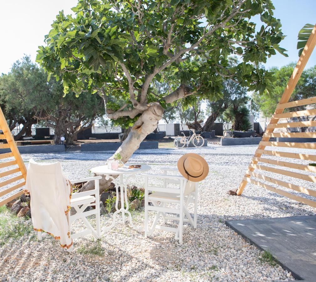 Exi Sea Side Suites Perissa  Exterior photo