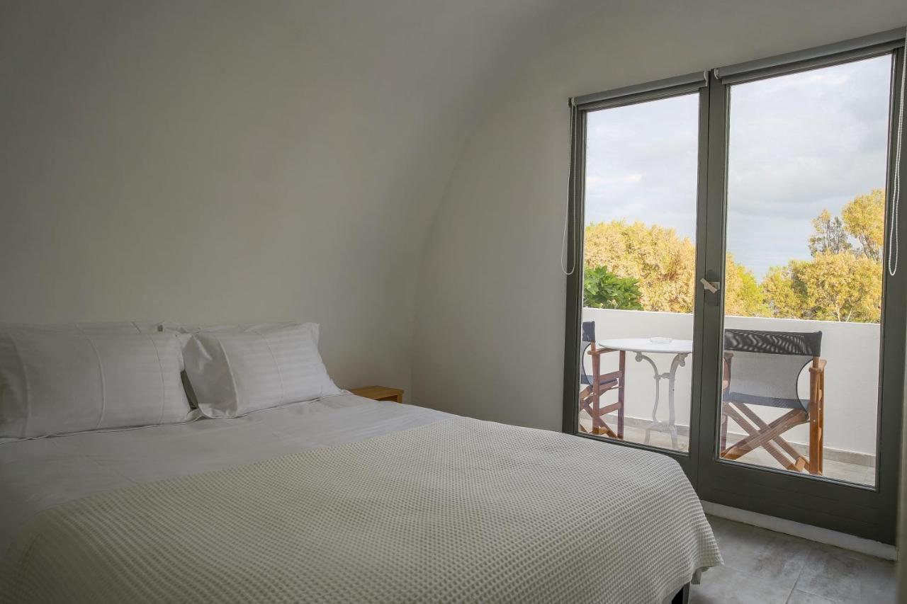 Exi Sea Side Suites Perissa  Exterior photo