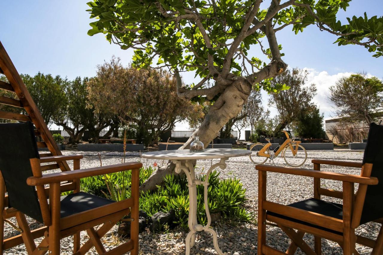 Exi Sea Side Suites Perissa  Exterior photo